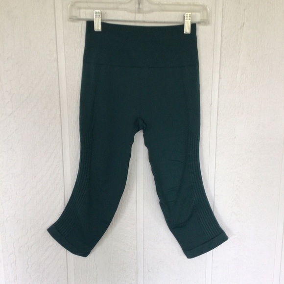 LULULEMON IN THE FLOW CROP II LEGGINGS IN HEATHERED FOREST GREEN SIZE 4 - Picture 7 of 15